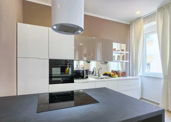 Hedone Luxury With Free Parking Apartment Pula